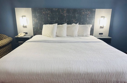 Cleburne Hotel | FairBridge Inn & Suites Cleburne
