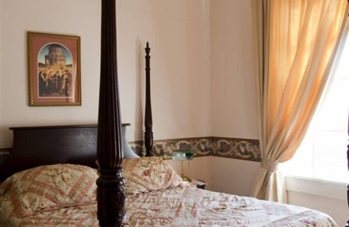 Lower Garden District Bed & Breakfast | Fairchild House Bed & Breakfast