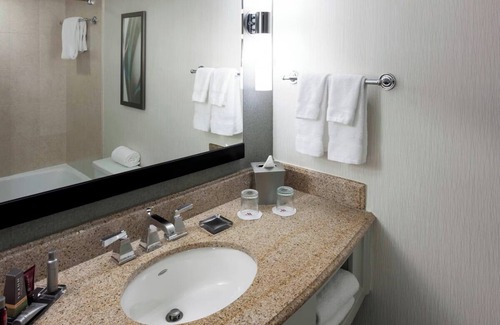 Fairfax Hotel | Fairfax Stay | 4 Units Near George Mason University