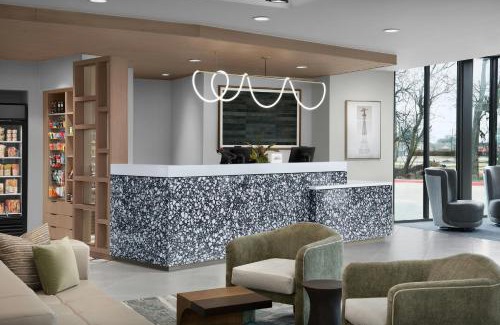 Paris Hotel | Fairfield by Marriott Inn & Suites Paris