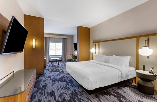 Sandusky Hotel | Fairfield by Marriott Inn & Suites Sandusky