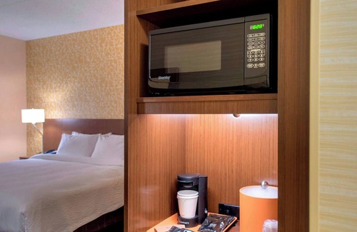 East Syracuse Hotel | Fairfield Inn and Suites by Marriott Syracuse Carrier Circle