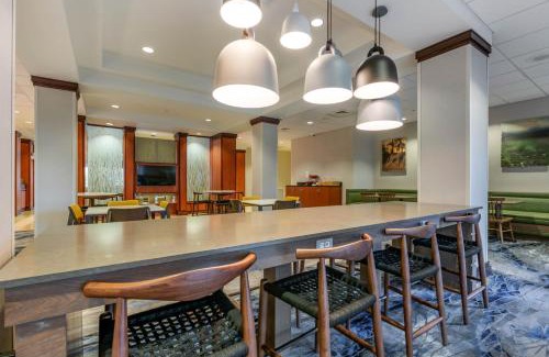 Holiday Hotel | Fairfield Inn and Suites Holiday Tarpon Springs