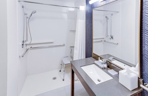 Austintown Hotel | Fairfield Inn and Suites by Marriott Youngstown Austintown