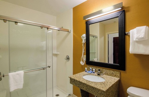 Woodbridge Hotel | Fairfield Inn By Marriott Potomac Mills
