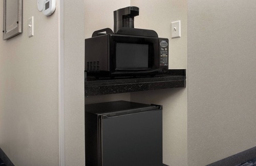 Linthicum Heights Hotel | Fairfield Inn & Suites Baltimore BWI Airport
