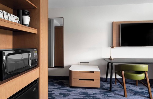 Russell Hotel | Fairfield Inn & Suites Kenosha Pleasant Prairie