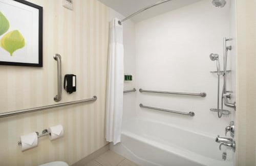 Linthicum Heights Hotel | Fairfield Inn & Suites Baltimore BWI Airport