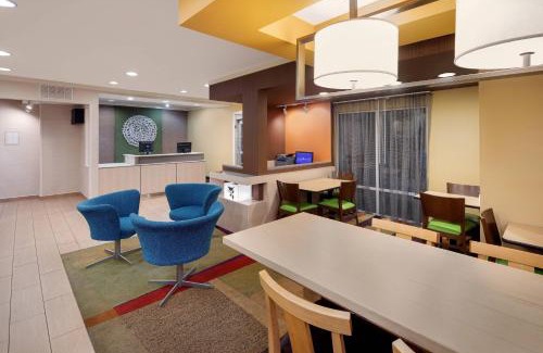 North Loop Hotel | Fairfield Inn & Suites Austin University Area