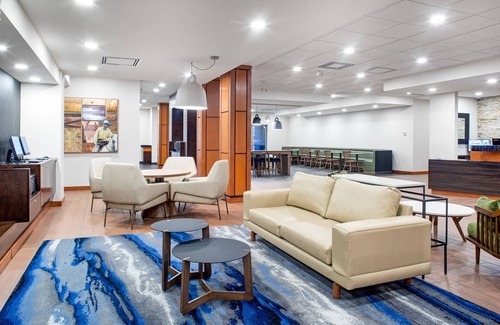 Gateway Hotel | Fairfield Inn & Suites by Marriott Toronto Mississauga