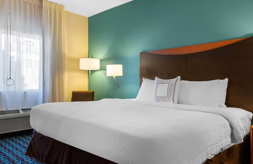 Bismarck Hotel | Fairfield Inn & Suites Bismarck South