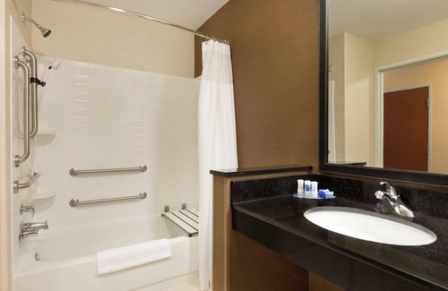 Bismarck Hotel | Fairfield Inn & Suites Bismarck South