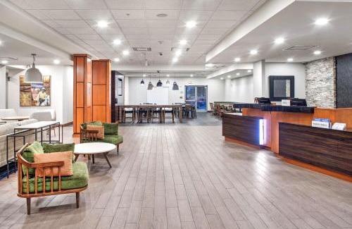 Gateway Hotel | Fairfield Inn & Suites by Marriott Toronto Mississauga
