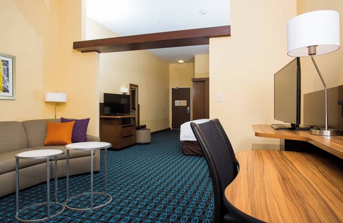 Lincoln Hotel | Fairfield Inn & Suites by Marriott Lincoln Southeast