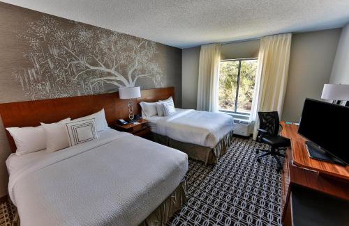 Savannah Hotel | Fairfield Inn & Suites by Marriott Savannah Midtown