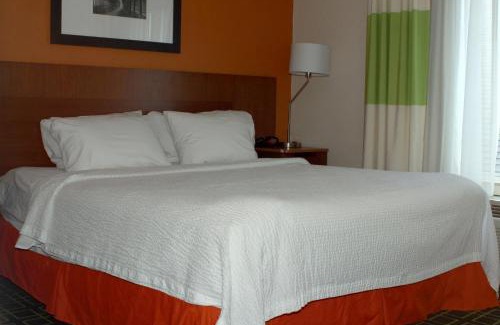 White Hall Hotel | Fairfield Inn & Suites by Marriott Fairmont