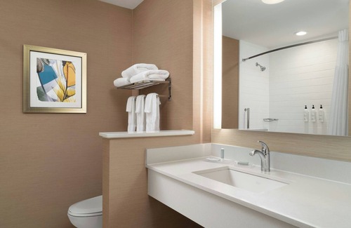 Pittsburg Hotel | Fairfield Inn & Suites by Marriott London