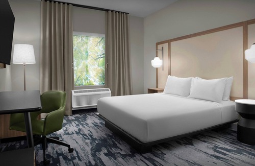 Paris Hotel | Fairfield Inn & Suites by Marriott Paris