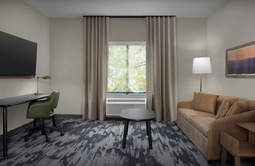 Paris Hotel | Fairfield Inn & Suites by Marriott Paris