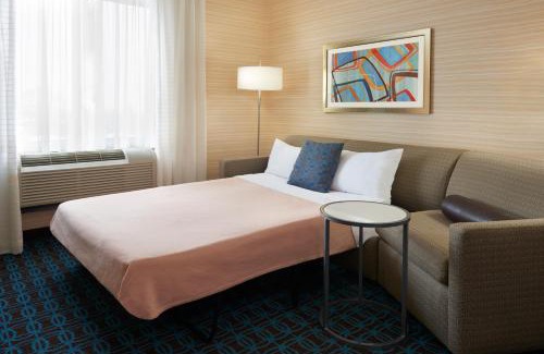 Barrie Hotel | Fairfield Inn & Suites by Marriott Barrie