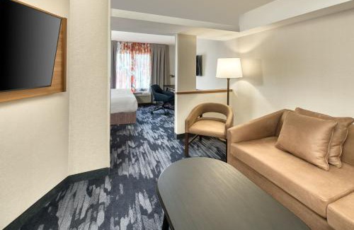 Steeles Industrial Hotel | Fairfield Inn & Suites by Marriott Toronto Brampton