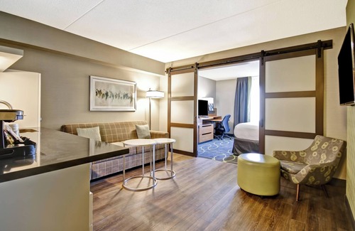 Guelph Hotel | Fairfield Inn & Suites by Marriott Guelph