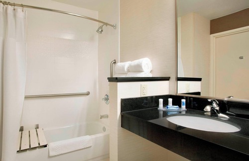 Quincy Hotel | Fairfield Inn & Suites Quincy