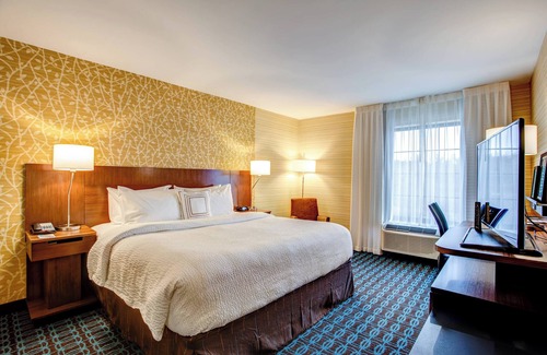 Holyoke Hotel | Fairfield Inn & Suites Springfield Holyoke