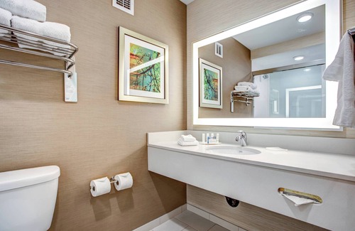 Holyoke Hotel | Fairfield Inn & Suites Springfield Holyoke