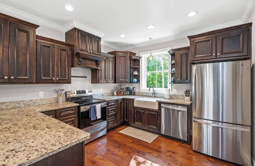 Fairhope House | Fairhope Riverhouse/Waterfront/Private pier/Large back porch/Great for families, sleeps 12