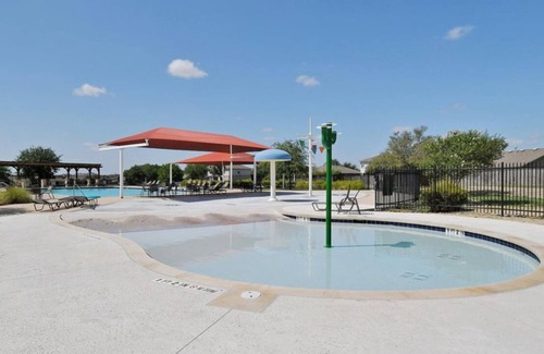 Buda Apartment | Fairly new 3 bdrm home perfect for traveling nurses/business professionals