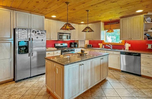 Eagle Bay House | Fairview Lodge on 4th Lake