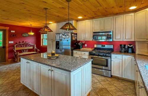 Eagle Bay House | Fairview Lodge on 4th Lake