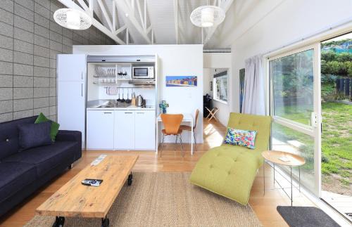 Ostend Apartment | Fairview Unit 2 - Stay Waiheke