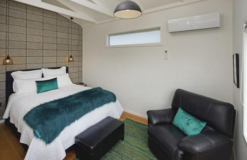 Ostend Apartment | Fairview Unit 2 - Stay Waiheke