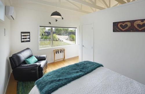 Ostend Apartment | Fairview Unit 2 - Stay Waiheke