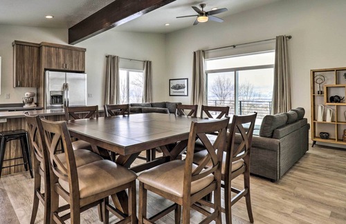 Fairview Cabin | Fairview Vacation Rental w/ Mountain Views!