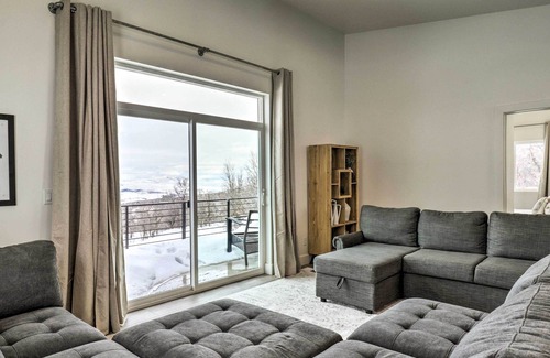 Fairview Cabin | Fairview Vacation Rental w/ Mountain Views!