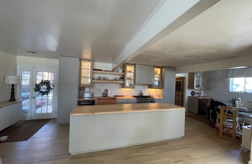 West Bloomfield House | Fairway haven and Lakeside retreat