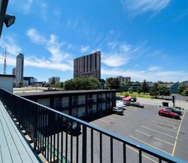 Fallsview Hotel | Fairway Inn by the Falls
