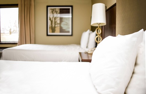 Mishicot Resort | Fairway Inn & Suites