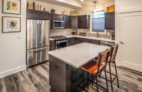Ponderay House | Fairway Retreat with Hot Tub on the Golf Course