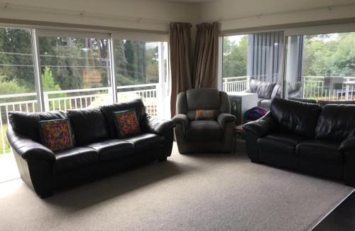 Okauia Bed & Breakfast | Fairway views B & B