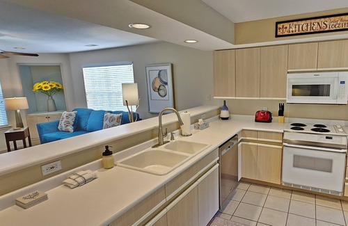 Branson Condo | Fairways Paradise Walk-in Suite at the Fairways at Thousand Hills! Great Rates!
