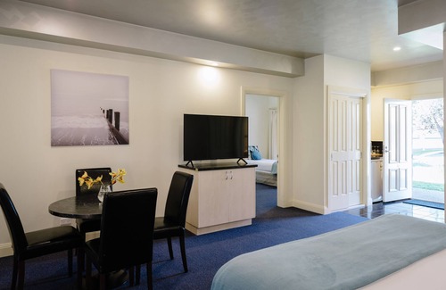 Rosebud Hotel | Fairways Resort