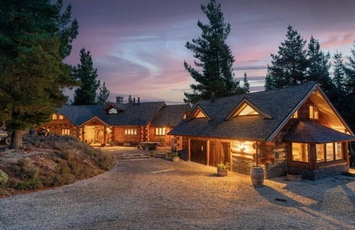 Alexandra Cabin | Fairytale Log Cabin with Hot Tub at Homewood Forest Retreat