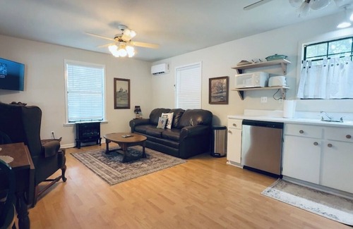 Mentone Other | Faith Family Farmhouse | Guest Cottage | Farm | Fire Pit | WiFi | Dog Friendly