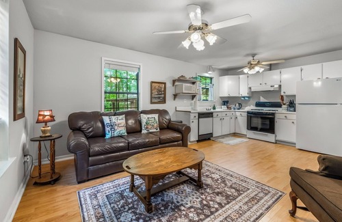 Mentone Other | Faith Family Farmhouse | Guest Cottage | Farm | Fire Pit | WiFi | Dog Friendly