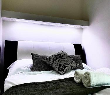 Matrakeresztes Hotel | Fakanalas Fogadó