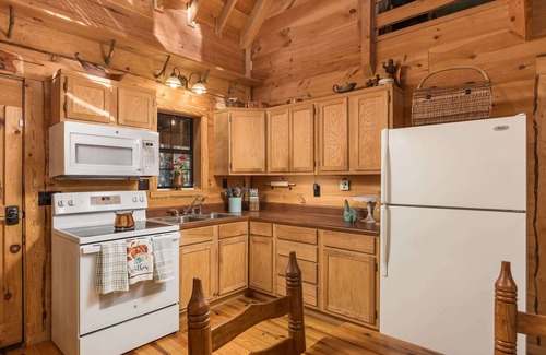 Mentone House | Falcon's Lodge an Appalachian Home 5 Magical Acres